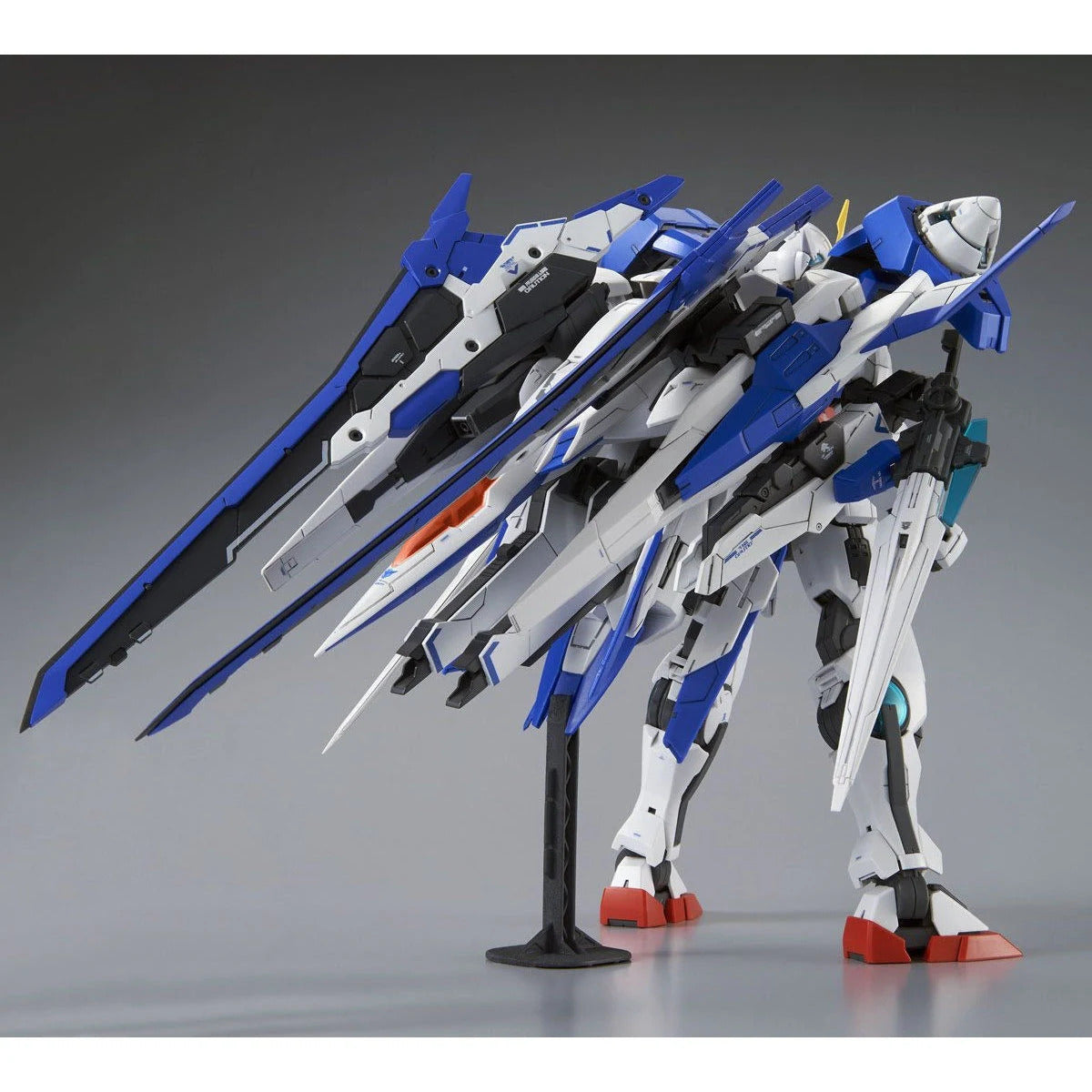 BANDAI GUNDAM MG 1/100 OO XN RAISER BANDAI GUNDAM MG 1/100 OO XN RAISER